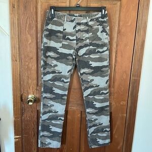 Gap Women’s Camo Pants Size 0 Regular